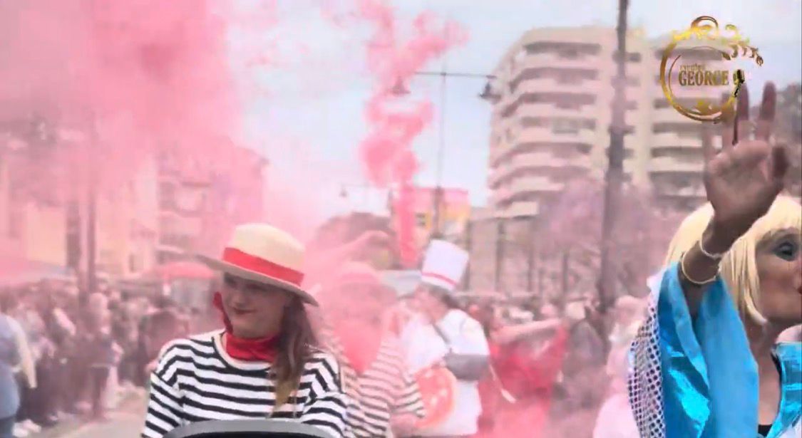 Celebraci&oacute;n con pasacalles y ambientaci&oacute;n